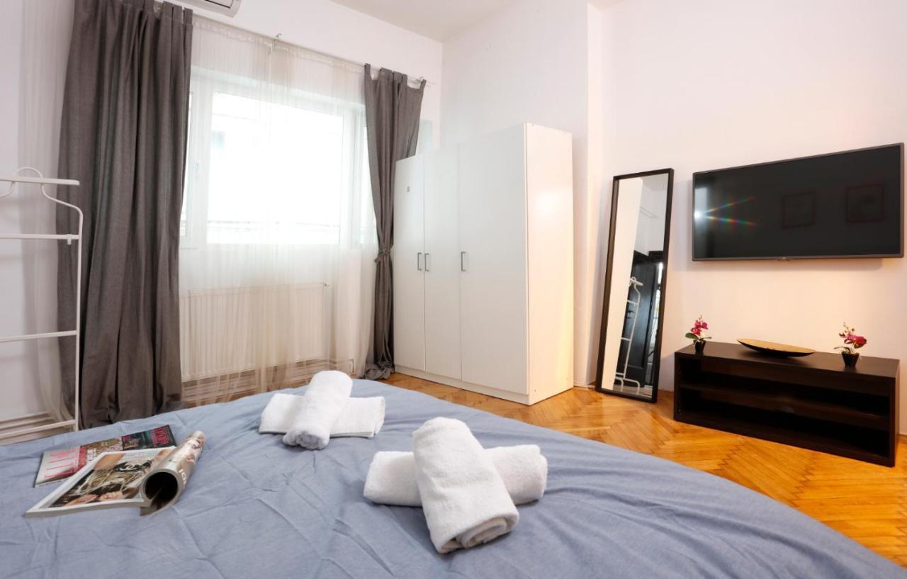 Lovely Apartment With 2 Bedrooms ブカレスト エクステリア 写真