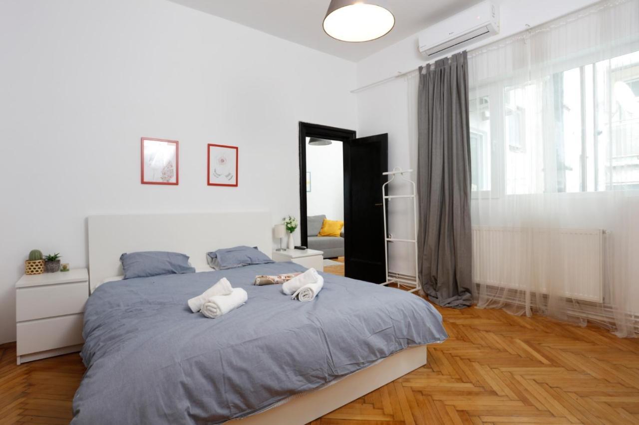 Lovely Apartment With 2 Bedrooms ブカレスト エクステリア 写真